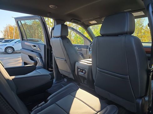 New 2026 GMC Yukon XL Denali w/ LPO, Floor Liner Package AWD/4WD image 11
