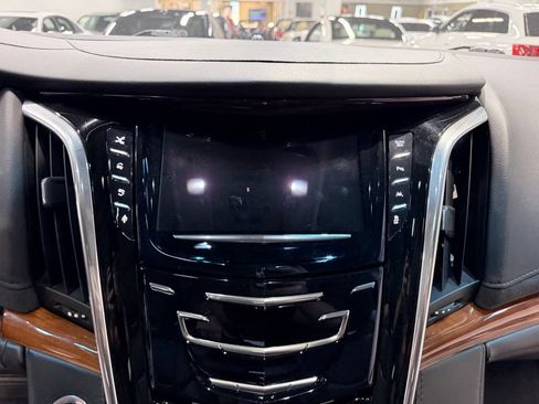 Used 2016 Cadillac Escalade Premium AWD/4WD image 44