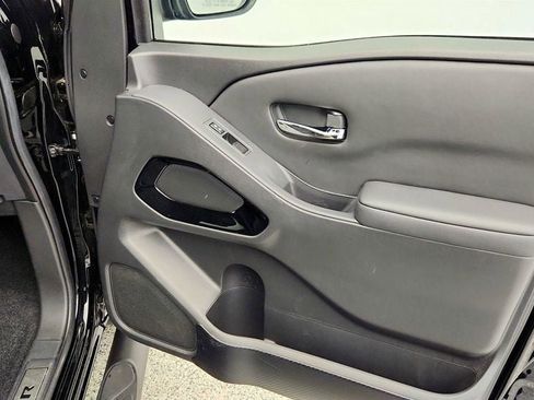 Used 2023 Nissan Frontier SV w/ Midnight Edition Package image 24