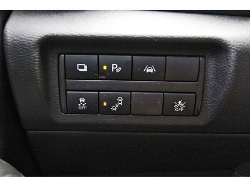 Used 2020 Nissan Kicks S image 10