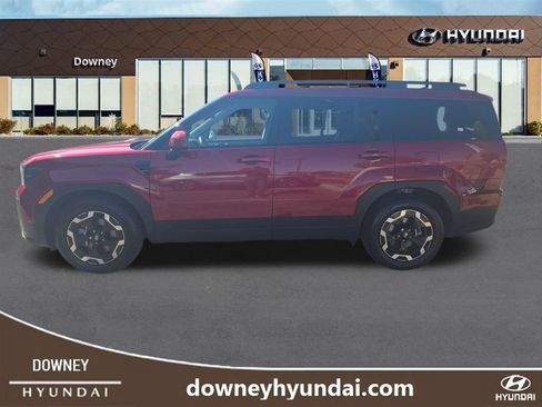 Used 2025 Hyundai Santa Fe SEL FWD image 2