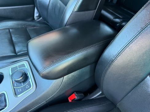 Used 2020 Jeep Grand Cherokee Limited w/ Luxury Group II image 29