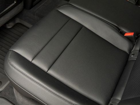 New 2025 Porsche Cayenne AWD/4WD image 35
