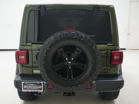 Used 2021 Jeep Wrangler Unlimited Sahara AWD/4WD image 5