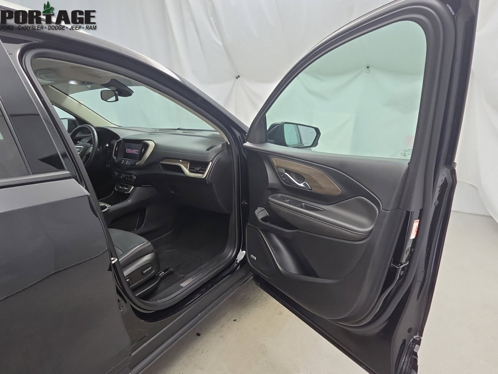 Used 2023 GMC Terrain Denali w/ LPO, Floor Liner Package AWD/4WD image 47