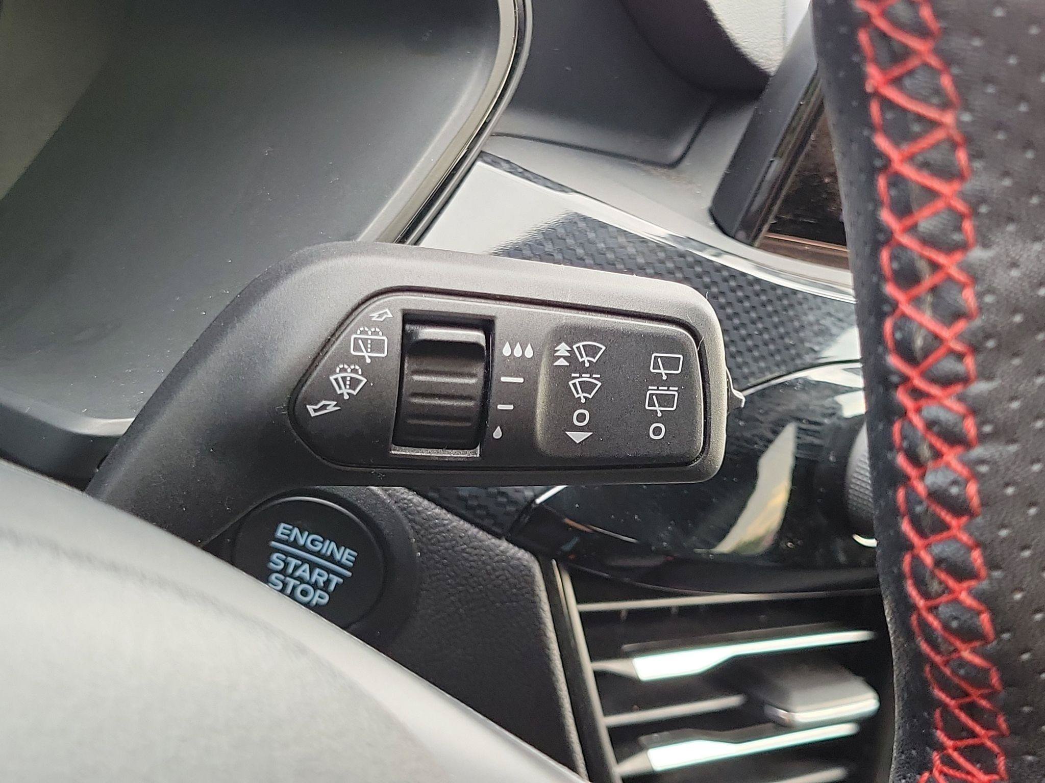 Used 2025 Ford Escape ST-Line Select AWD/4WD image 14