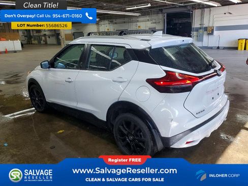 Used 2021 Nissan Kicks SV w/ Exterior Package FWD image 3