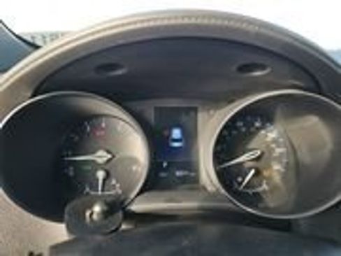 Used 2019 Toyota C-HR XLE image 10