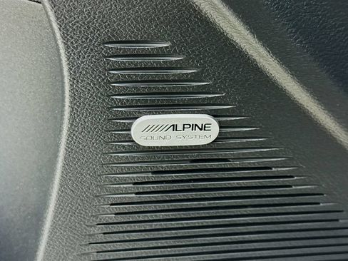 Used 2016 Dodge Challenger R/T Scat Pack w/ Driver Convenience Group RWD image 19