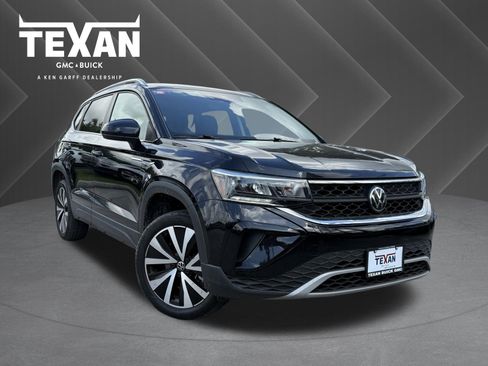 Used 2024 Volkswagen Taos SE FWD image 1