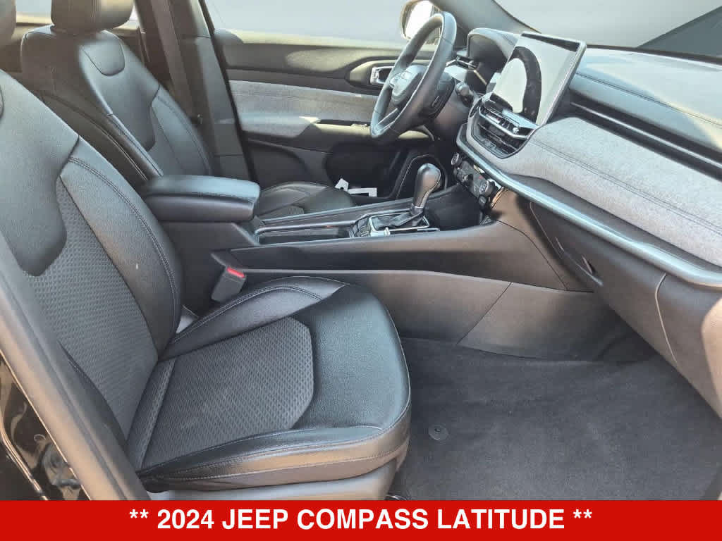 Used 2024 Jeep Compass Latitude AWD/4WD image 21
