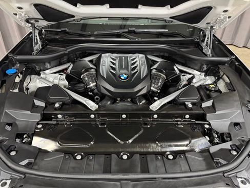 Used 2022 BMW X5 M50i w/ Premium Package image 35