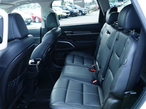 Used 2023 Kia Telluride EX image 16
