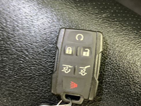 Used 2019 GMC Yukon XL SLE w/ SLE Value Package image 35