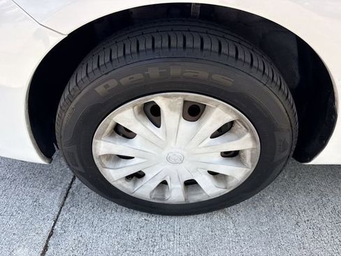 Used 2019 Nissan Versa SV image 10