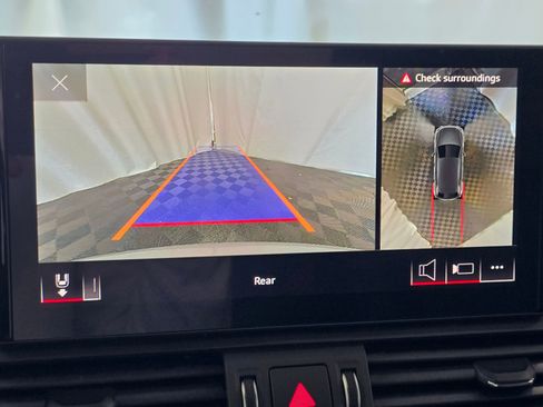 Used 2025 Audi SQ5 Premium Plus w/ Premium Plus Package image 28