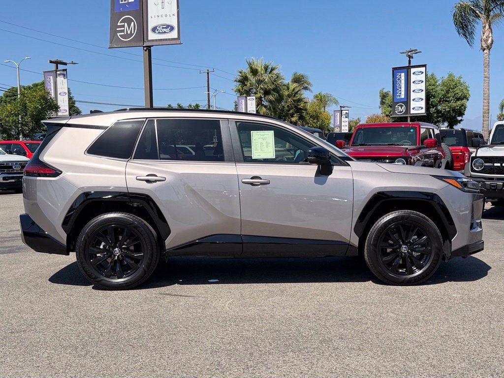 Used 2026 Toyota RAV4 SE FWD image 9
