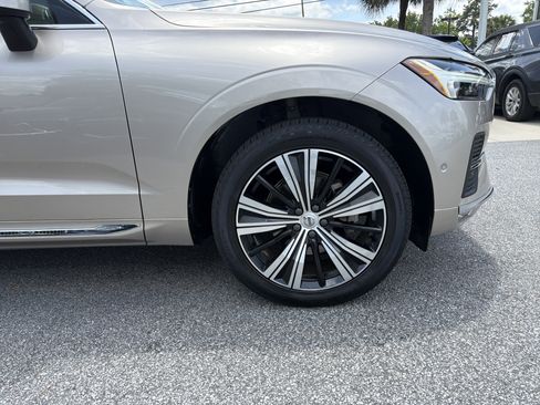 Certified 2023 Volvo XC60 B5 Plus AWD/4WD image 13