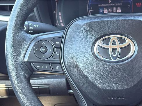 Used 2026 Toyota Corolla LE FWD image 21