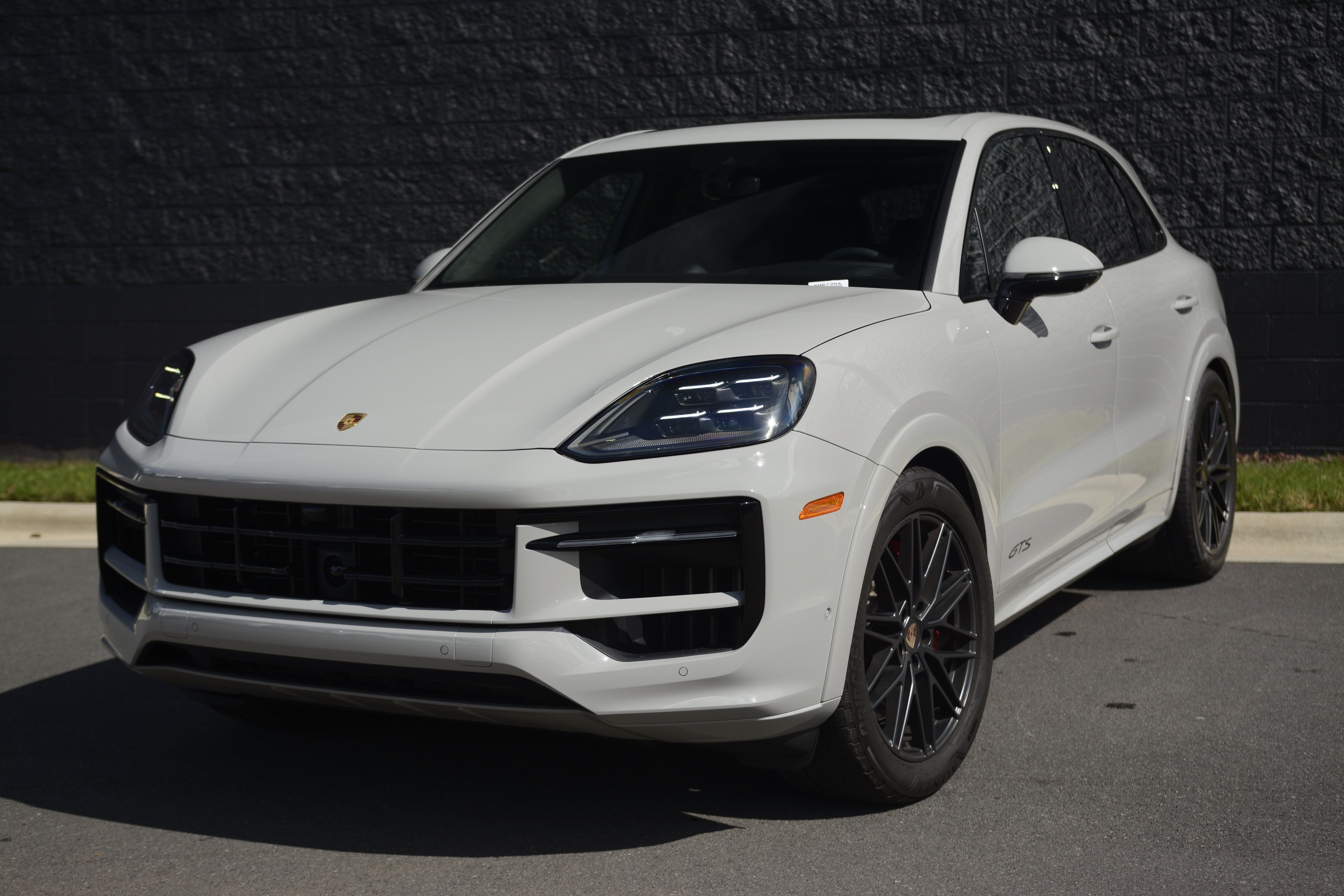 Certified 2026 Porsche Cayenne GTS AWD/4WD image 1