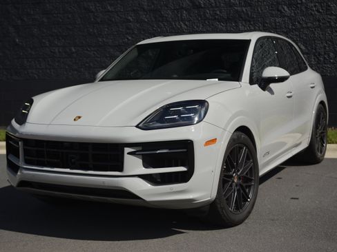 Certified 2026 Porsche Cayenne GTS AWD/4WD image 1