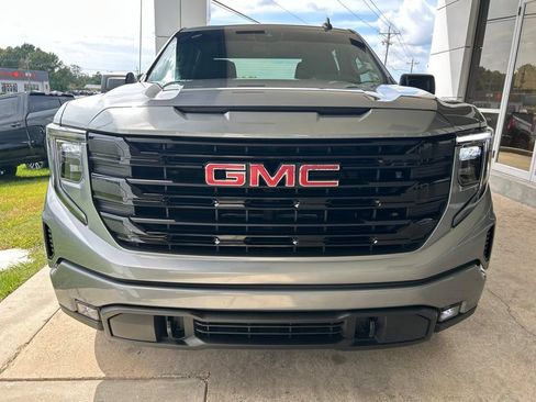 Used 2025 GMC Sierra 1500 Elevation AWD/4WD image 3