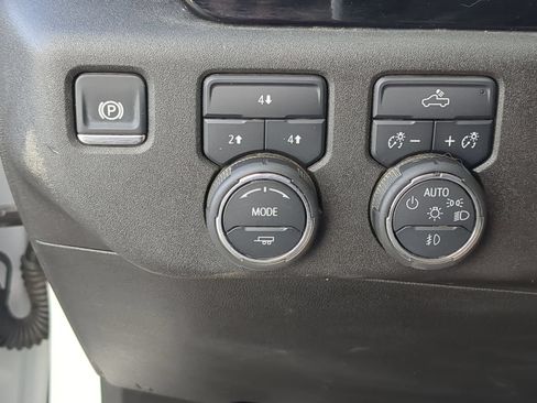 Used 2025 Chevrolet Silverado 2500 LT w/ Convenience Package AWD/4WD image 23