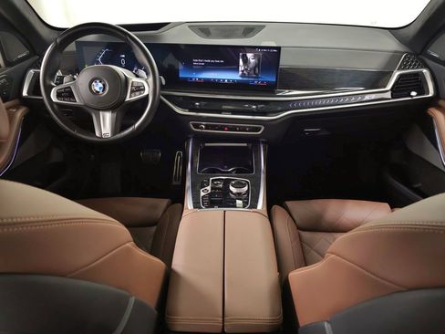 Used 2025 BMW X7 xDrive40i w/ M Sport Package AWD/4WD image 14