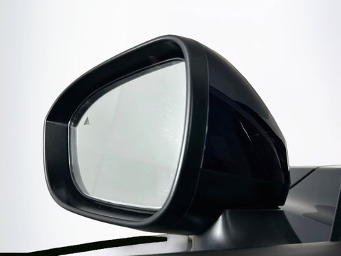 Used 2025 Nissan Rogue SL FWD image 16