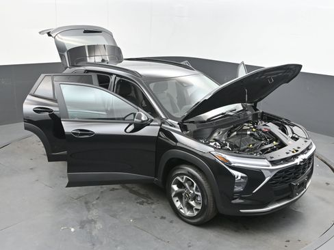 New 2026 Chevrolet Trax LT w/ Driver Confidence Package FWD image 36
