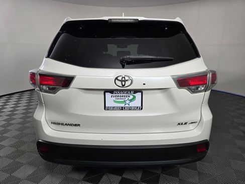 Used 2015 Toyota Highlander XLE AWD/4WD image 6