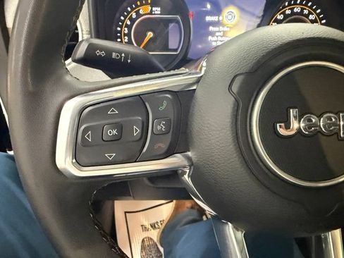 Used 2025 Jeep Wrangler Unlimited Sahara AWD/4WD image 18