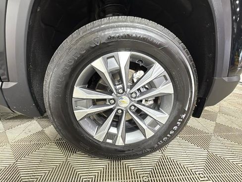 Used 2025 Chevrolet Equinox LT image 36