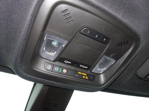 Certified 2023 Chevrolet Traverse LT image 26