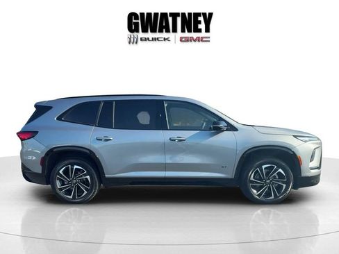 Used 2026 Buick Enclave Sport Touring w/ Power Package FWD image 4