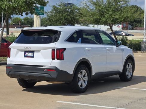 Used 2023 Kia Sorento LX FWD image 5