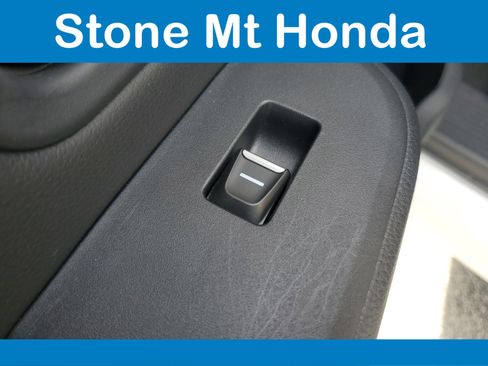 Used 2025 Honda Pilot EX-L image 15