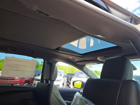 New 2027 Chrysler Pacifica Select FWD image 11