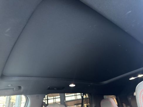 Used 2024 Chevrolet Traverse Z71 w/ Enhanced Driving Package image 9