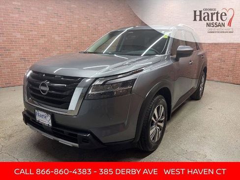 Certified 2023 Nissan Pathfinder SL image 3