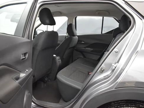 Used 2023 Nissan Kicks SV image 15