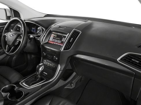 Used 2018 Ford Edge SE FWD image 14