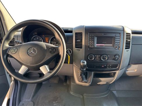 Used 2014 Mercedes-Benz Sprinter 2500 image 23