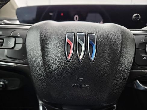 Used 2025 Buick Encore GX Preferred FWD image 24