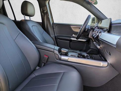 Certified 2022 Mercedes-Benz GLB 250 4MATIC image 21