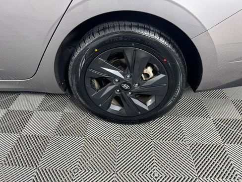 Used 2022 Hyundai Elantra SEL image 32