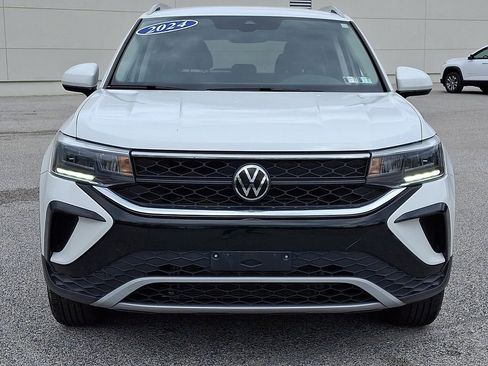 Used 2024 Volkswagen Taos SE AWD/4WD image 5