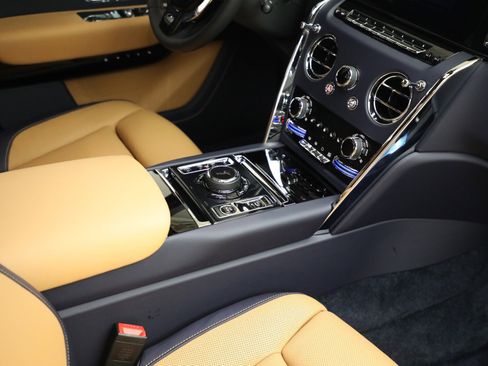 New 2026 Rolls-Royce Cullinan image 35