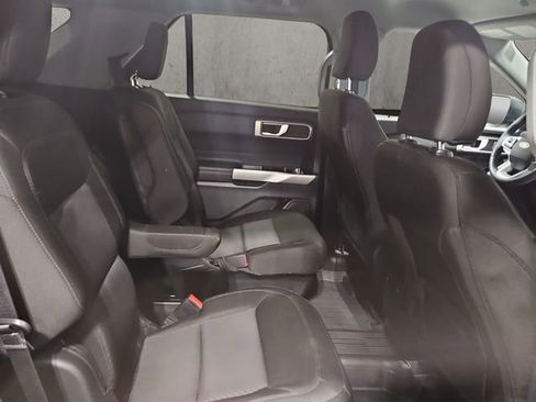 Used 2024 Ford Explorer XLT image 21