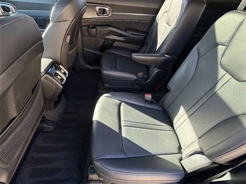 Used 2023 Kia Sorento SX image 18